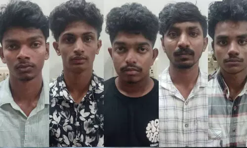 സ്വകാര്യഭാഗത്ത് ഡംബല് തൂക്കിയിട്ട് മര്ദ്ദിച്ചു; നഴ്സിങ് കോളജിലെ റാഗിംഗില് അഞ്ച് പേര് കസ്റ്റഡിയില് സ്വകാര്യഭാഗത്ത് ഡംബല് തൂക്കിയിട്ട് മര്ദ്ദിച്ചു; നഴ്സിങ് കോളജിലെ റാഗിംഗില് അഞ്ച് പേര് കസ്റ്റഡിയില്