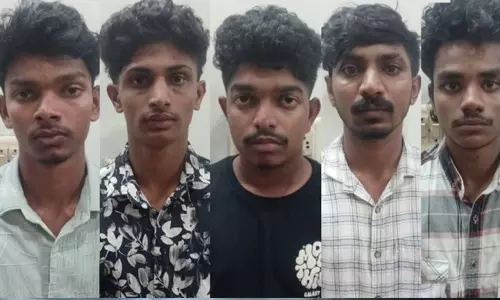 സ്വകാര്യഭാഗത്ത് ഡംബല് തൂക്കിയിട്ട് മര്ദ്ദിച്ചു; നഴ്സിങ് കോളജിലെ റാഗിംഗില് അഞ്ച് പേര് കസ്റ്റഡിയില് സ്വകാര്യഭാഗത്ത് ഡംബല് തൂക്കിയിട്ട് മര്ദ്ദിച്ചു; നഴ്സിങ് കോളജിലെ റാഗിംഗില് അഞ്ച് പേര് കസ്റ്റഡിയില്