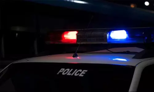 അമ്മ മൊബൈല് ഫോണ് ഉപയോഗം വിലക്കി; പതിനഞ്ചുകാരി 20ാം നിലയില് നിന്നും ചാടിമരിച്ചു അമ്മ മൊബൈല് ഫോണ് ഉപയോഗം വിലക്കി; പതിനഞ്ചുകാരി 20ാം നിലയില് നിന്നും ചാടിമരിച്ചു