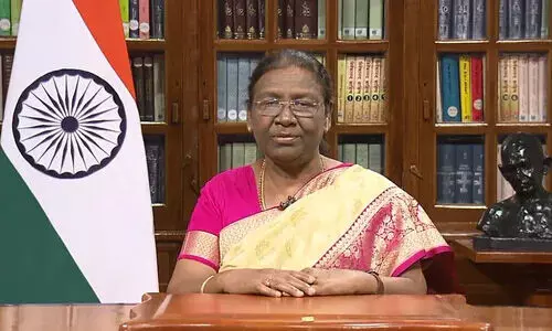 മുഖ്യമന്ത്രി സ്ഥാനത്തേക്ക് ആളെ കിട്ടിയില്ല; മണിപ്പൂരില് രാഷ്ട്രപതി ഭരണം മുഖ്യമന്ത്രി സ്ഥാനത്തേക്ക് ആളെ കിട്ടിയില്ല; മണിപ്പൂരില് രാഷ്ട്രപതി ഭരണം