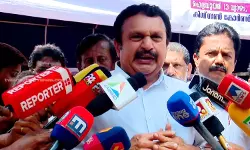 മന്ത്രിയെ ക്യാബിനറ്റില്‍ നിന്നു പുറത്താക്കാണം; ശശീന്ദ്രനെതിരേ കെ മുരളീധരന്‍