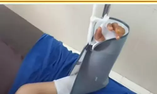 നിലത്തിട്ട് ചവിട്ടി, കൈ ചവിട്ടി ഒടിച്ചു; കണ്ണൂരിലും ക്രൂര റാഗിങ് നിലത്തിട്ട് ചവിട്ടി, കൈ ചവിട്ടി ഒടിച്ചു; കണ്ണൂരിലും ക്രൂര റാഗിങ്