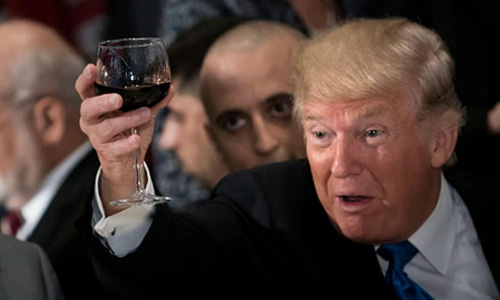 ട്രംപിന്റെ സമ്മര്‍ദ്ദത്തിന് വഴങ്ങി ഇന്ത്യ; യുഎസില്‍ നിന്നുള്ള മദ്യത്തിന്റെ ഇറക്കുമതി തീരുവ കുറച്ചു