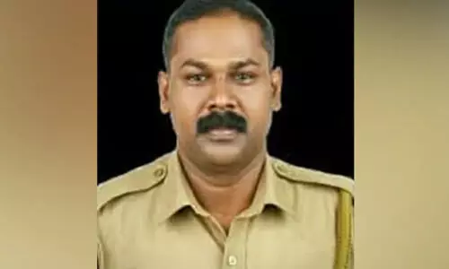 ഇഡി ഉദ്യോഗസ്ഥന് ചമഞ്ഞ് കര്ണാടകയില് നിന്ന് 45 ലക്ഷം തട്ടിയ കൊടുങ്ങല്ലൂര് എഎസ്ഐ അറസ്റ്റില് ഇഡി ഉദ്യോഗസ്ഥന് ചമഞ്ഞ് കര്ണാടകയില് നിന്ന് 45 ലക്ഷം തട്ടിയ കൊടുങ്ങല്ലൂര് എഎസ്ഐ അറസ്റ്റില്