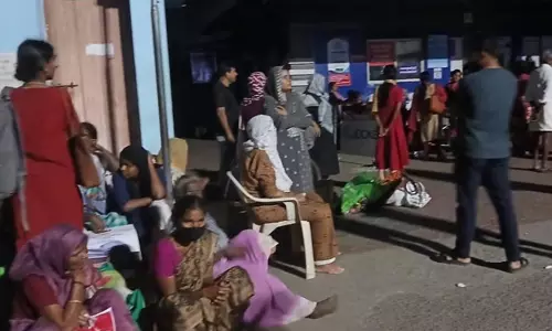 പാലക്കാട് ജില്ലാ ആശുപത്രിയില്‍ വന്‍തീപിടിത്തം