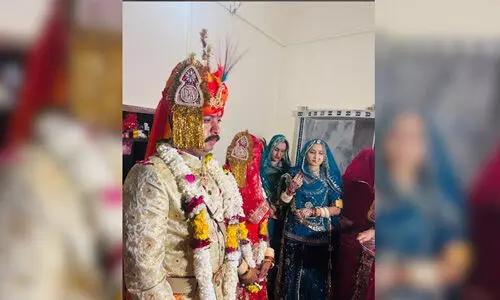 വിവരമുള്ളവര് സ്ത്രീധനം വാങ്ങില്ല; ഭാര്യവീട്ടുകാര് നല്കിയ അഞ്ച് ലക്ഷം രൂപ തിരിച്ചു നല്കി യുവാവ് വിവരമുള്ളവര് സ്ത്രീധനം വാങ്ങില്ല; ഭാര്യവീട്ടുകാര് നല്കിയ അഞ്ച് ലക്ഷം രൂപ തിരിച്ചു നല്കി യുവാവ്