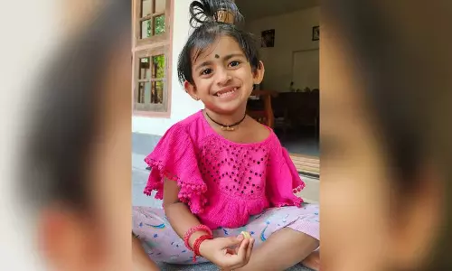 കോട്ടയം മെഡിക്കല്‍ കോളേജില്‍ ചികിത്സയിലിരുന്ന മൂന്നുവയസ്സുകാരി മരിച്ചു; ഹൃദയാഘാതമെന്ന് ഡോക്ടര്‍മാര്‍; ചികിത്സാപ്പിഴവെന്ന് ബന്ധുക്കള്‍