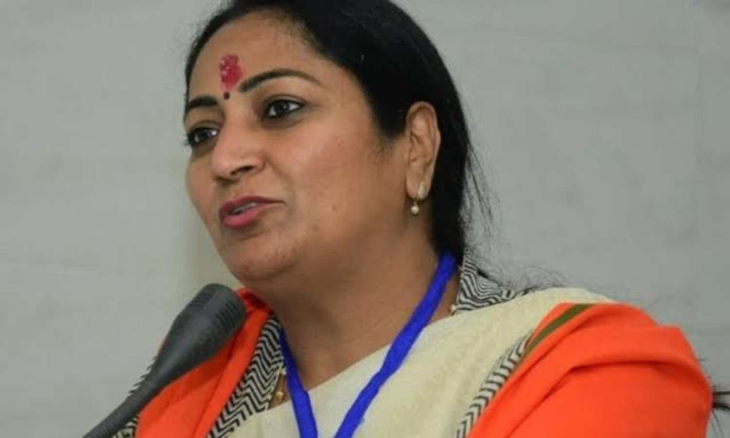 സ്ത്രീകൾക്ക് പ്രതിമാസം 2,500 രൂപ; മുഖ്യമന്ത്രിയായി സത്യപ്രതിജ്ഞ ചെയ്ത് രേഖ ഗുപ്ത സ്ത്രീകൾക്ക് പ്രതിമാസം 2,500 രൂപ; മുഖ്യമന്ത്രിയായി സത്യപ്രതിജ്ഞ ചെയ്ത് രേഖ ഗുപ്ത