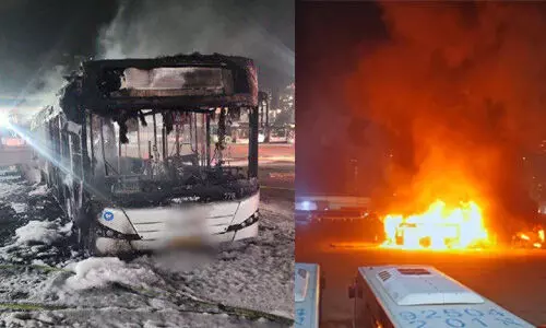 ഇസ്രായേലില് സ്ഫോടന പരമ്പര: മൂന്നു ബസുകള് പൊട്ടിത്തെറിച്ചു (വീഡിയോ) ഇസ്രായേലില് സ്ഫോടന പരമ്പര: മൂന്നു ബസുകള് പൊട്ടിത്തെറിച്ചു (വീഡിയോ)