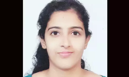 സ്‌കൂട്ടറും മിനിലോറിയും കൂട്ടിയിടിച്ച് യുവതി മരിച്ചു