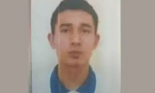 എഞ്ചിനീയറിങ് വിദ്യാര്ഥി കുത്തേറ്റുമരിച്ചു എഞ്ചിനീയറിങ് വിദ്യാര്ഥി കുത്തേറ്റുമരിച്ചു