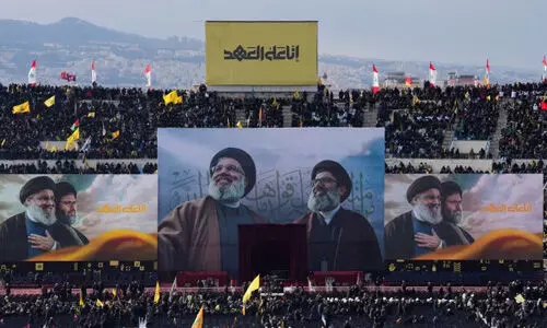 സയ്യിദ് ഹസന് നസറുല്ലയുടെയും സഫിയുദ്ദീന്റെയും സംസ്കാരചടങ്ങില് പങ്കെടുത്ത് ആയിരങ്ങള് (വീഡിയോ) സയ്യിദ് ഹസന് നസറുല്ലയുടെയും സഫിയുദ്ദീന്റെയും സംസ്കാരചടങ്ങില് പങ്കെടുത്ത് ആയിരങ്ങള് (വീഡിയോ)