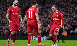 അപരാജിതരായി ലിവര്‍പൂള്‍; ഇംഗ്ലിഷ് പ്രീമിയര്‍ ലീഗില്‍ കിരീടത്തിലേക്ക് ചെമ്പട; സിറ്റിക്കും യുനൈറ്റഡിനും ജയം