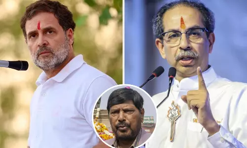 കുംഭമേളയ്ക്ക് എത്താത്ത രാഹുല് ഗാന്ധിയേയും ഉദ്ധവ് താക്കറെയേയും വോട്ടര്മാര് ബഹിഷ്ക്കരിക്കണമെന്ന് കേന്ദ്രമന്ത്രി കുംഭമേളയ്ക്ക് എത്താത്ത രാഹുല് ഗാന്ധിയേയും ഉദ്ധവ് താക്കറെയേയും വോട്ടര്മാര് ബഹിഷ്ക്കരിക്കണമെന്ന് കേന്ദ്രമന്ത്രി