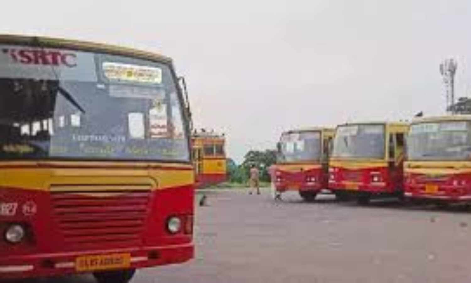 ഡെലിവറി ഓര്ഡര് നിര്ത്തിവെച്ച് കെഎസ്ആര്ടിസി; പാഴ്സല് ആയി പച്ചക്കറികളും മത്സ്യവും വേണ്ട ഡെലിവറി ഓര്ഡര് നിര്ത്തിവെച്ച് കെഎസ്ആര്ടിസി; പാഴ്സല് ആയി പച്ചക്കറികളും മത്സ്യവും വേണ്ട