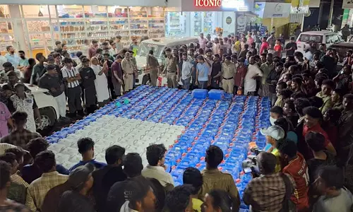 താനൂരില്‍ വന്‍ സ്പിരിറ്റ് വേട്ട; 10,000 ലിറ്റര്‍ സ്പിരിറ്റ് പിടിച്ചു