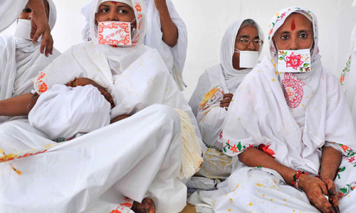 ജൈനന്മാര് വേദ പാരമ്പര്യങ്ങളെ തള്ളിക്കളഞ്ഞവര്; ഹിന്ദു വിവാഹനിയമം അവര്ക്ക് ബാധകമല്ല-ഇന്ഡോര് കുടുംബകോടതി ജൈനന്മാര് വേദ പാരമ്പര്യങ്ങളെ തള്ളിക്കളഞ്ഞവര്; ഹിന്ദു വിവാഹനിയമം അവര്ക്ക് ബാധകമല്ല-ഇന്ഡോര് കുടുംബകോടതി