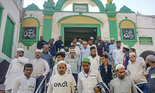 സംഭലില്‍ ഉച്ചയ്ക്ക് 2.30 വരെ ഹോളി ആഘോഷം; ശേഷം ജുമുഅ നമസ്‌കാരം: പോലിസ്