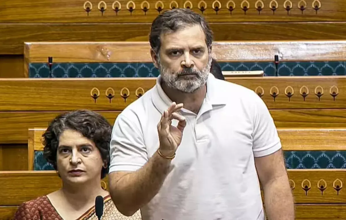 വോട്ടര് പട്ടികയെക്കുറിച്ച് ചര്ച്ച നടത്തണമെന്ന് ആവശ്യപ്പെട്ട് രാഹുല് ഗാന്ധി; സഭയില് ബഹളം വോട്ടര് പട്ടികയെക്കുറിച്ച് ചര്ച്ച നടത്തണമെന്ന് ആവശ്യപ്പെട്ട് രാഹുല് ഗാന്ധി; സഭയില് ബഹളം