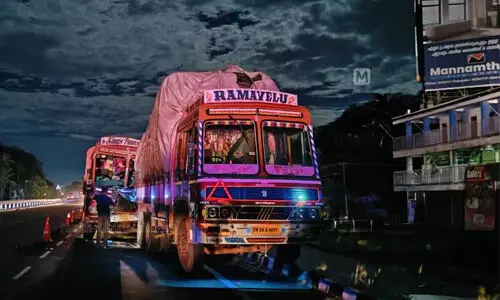 നിര്ത്തിയിട്ട ലോറിക്ക് പുറകില് ചരക്കുലോറി ഇടിച്ച് ക്ലീനര് മരിച്ചു നിര്ത്തിയിട്ട ലോറിക്ക് പുറകില് ചരക്കുലോറി ഇടിച്ച് ക്ലീനര് മരിച്ചു