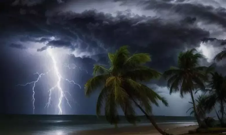 ഇടിമിന്നലോടു കൂടിയ മഴയ്ക്ക് സാധ്യത: കാലാവസ്ഥ വകുപ്പ് ഇടിമിന്നലോടു കൂടിയ മഴയ്ക്ക് സാധ്യത: കാലാവസ്ഥ വകുപ്പ്