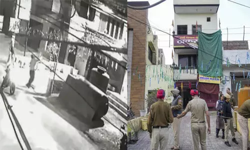 പഞ്ചാബില് ഹിന്ദു ക്ഷേത്രത്തിലേക്ക് ഗ്രനേഡ് എറിഞ്ഞു (വീഡിയോ) പഞ്ചാബില് ഹിന്ദു ക്ഷേത്രത്തിലേക്ക് ഗ്രനേഡ് എറിഞ്ഞു (വീഡിയോ)