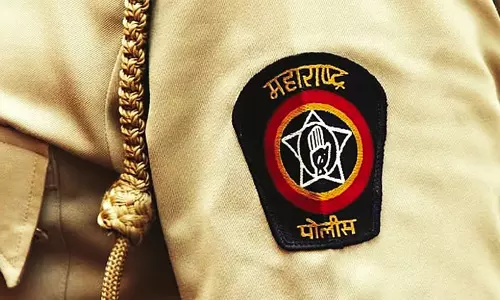 ജാതി സംഘര്‍ഷം ഒഴിവാക്കാന്‍ നെയിംപ്ലേറ്റിലെ ജാതിവാല്‍ ഒഴിവാക്കി മഹാരാഷ്ട്രയിലെ ബീഡ് പോലിസ്