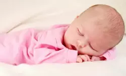 രോഗശമനത്തിനായി കൈക്കുഞ്ഞിനെ തീക്ക് മുകളിൽ തലകീഴായി കെട്ടി തൂക്കി രോഗശമനത്തിനായി കൈക്കുഞ്ഞിനെ തീക്ക് മുകളിൽ തലകീഴായി കെട്ടി തൂക്കി