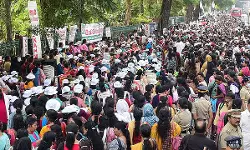 ആശമാരുടെ രാപ്പകൽ സമരം: പത്ത് ഓണറേറിയം മാനദണ്ഡങ്ങൾ പിൻവലിച്ച് സർക്കാർ ഉത്തരവിറക്കി ആശമാരുടെ രാപ്പകൽ സമരം: പത്ത് ഓണറേറിയം മാനദണ്ഡങ്ങൾ പിൻവലിച്ച് സർക്കാർ ഉത്തരവിറക്കി