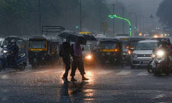 തിരുവനന്തപുരത്ത് കനത്ത മഴയും മിന്നലും; രണ്ട് വിമാനങ്ങള്‍ വഴിതിരിച്ചുവിട്ടു