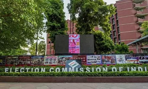 ആധാറും വോട്ടര് ഐഡിയും ബന്ധിപ്പിക്കും; താല്പര്യമില്ലാത്തവര് കാരണം ബോധിപ്പിക്കണം ആധാറും വോട്ടര് ഐഡിയും ബന്ധിപ്പിക്കും; താല്പര്യമില്ലാത്തവര് കാരണം ബോധിപ്പിക്കണം