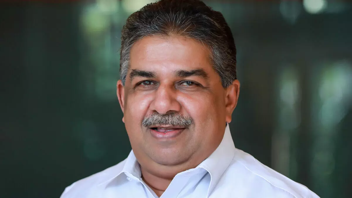 വയലന്സ് പ്രോല്സാഹിപ്പിക്കുന്ന സിനിമകളില് നിയന്ത്രണം കൊണ്ടുവരാന് കേന്ദ്രത്തോട് ആവശ്യപ്പെട്ടെന്ന് മന്ത്രി സജി ചെറിയാന് വയലന്സ് പ്രോല്സാഹിപ്പിക്കുന്ന സിനിമകളില് നിയന്ത്രണം കൊണ്ടുവരാന് കേന്ദ്രത്തോട് ആവശ്യപ്പെട്ടെന്ന് മന്ത്രി സജി ചെറിയാന്