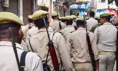 സംഭലില് 33 വീടുകളും ഒരു പള്ളിയും പൊളിക്കുമെന്ന് ജില്ലാ മജിസ്ട്രേറ്റ് സംഭലില് 33 വീടുകളും ഒരു പള്ളിയും പൊളിക്കുമെന്ന് ജില്ലാ മജിസ്ട്രേറ്റ്