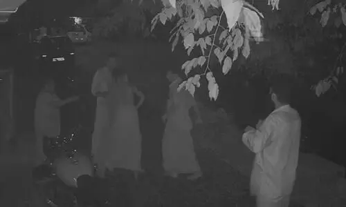 തൃശൂരില്‍ അച്ഛനെയും മകനെയും രണ്ടംഗ സംഘം വീട്ടില്‍ കയറി വെട്ടി