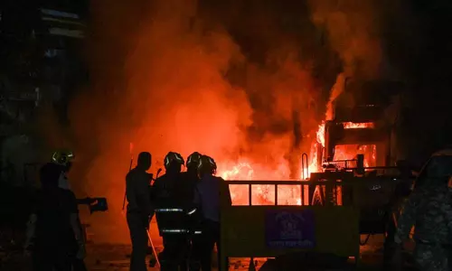 ഔറംഗസീബിന്റെ സ്മൃതികുടീരം: കലാപത്തിനു കോപ്പുകൂട്ടി സംഘപരിവാരം