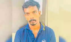 കോഴിക്കോട് യുവതിക്ക് നേരെ ആസിഡ് ആക്രമണം; മുന് ഭര്ത്താവ് പിടിയില് കോഴിക്കോട് യുവതിക്ക് നേരെ ആസിഡ് ആക്രമണം; മുന് ഭര്ത്താവ് പിടിയില്