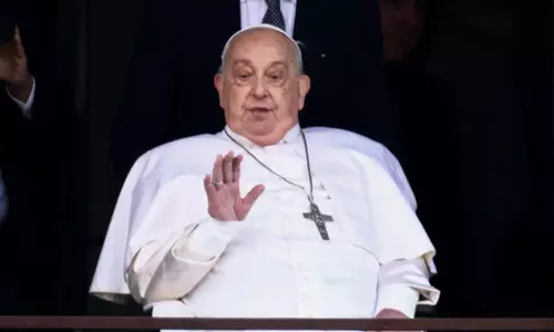 മാര്‍പാപ്പ ഫെബ്രുവരി 28ന് മരണത്തിന്റെ വക്കിലെത്തിയിരുന്നുവെന്ന് ഡോക്ടര്‍