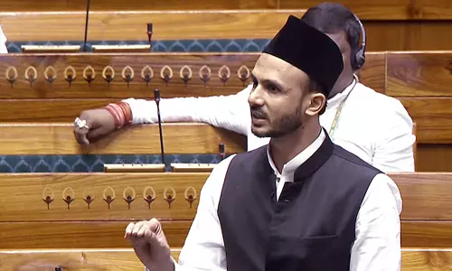 സംഭല്‍ എംപി സിയാവുര്‍ റഹ്മാന്‍ ചോദ്യം ചെയ്യാന്‍ ഹാജരാവണമെന്ന് പോലിസ്; ഡല്‍ഹിയിലെത്തി നോട്ടിസ് നല്‍കി