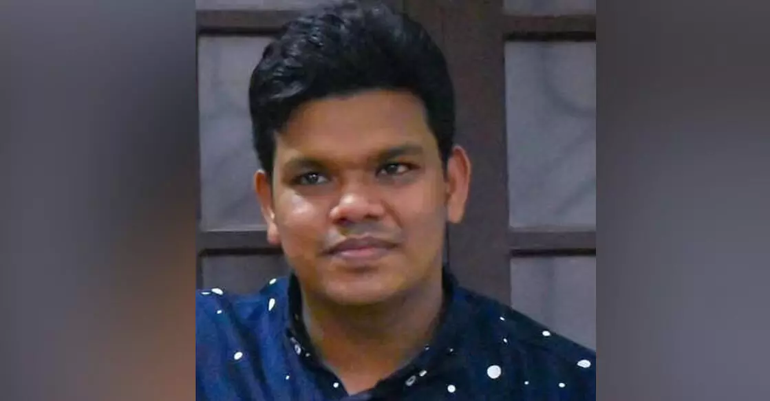 ഡ്യൂട്ടിക്ക് പോകുന്നതിനിടെ വാഹനാപകടം; കാഞ്ഞങ്ങാട് പോലിസ് ഉദ്യോഗസ്ഥന് ദാരുണാന്ത്യം ഡ്യൂട്ടിക്ക് പോകുന്നതിനിടെ വാഹനാപകടം; കാഞ്ഞങ്ങാട് പോലിസ് ഉദ്യോഗസ്ഥന് ദാരുണാന്ത്യം