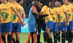 ഫുട്ബോള് ഇതിഹാസങ്ങള് ഏറ്റുമുട്ടിയപ്പോള് ജയം ബ്രസീലിനൊപ്പം ഫുട്ബോള് ഇതിഹാസങ്ങള് ഏറ്റുമുട്ടിയപ്പോള് ജയം ബ്രസീലിനൊപ്പം