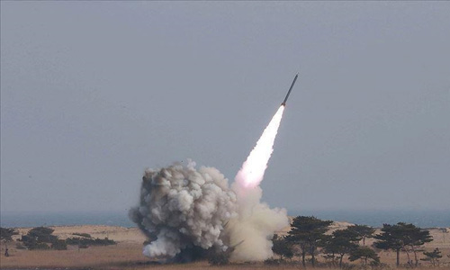 യെമനില് വ്യോമാക്രമണം നടത്താന് യുഎഇ യുഎസിനെ സഹായിച്ചാല് ദുബൈയും അബൂദബിയും ലക്ഷ്യമാക്കുമെന്ന് ഹൂത്തികള് യെമനില് വ്യോമാക്രമണം നടത്താന് യുഎഇ യുഎസിനെ സഹായിച്ചാല് ദുബൈയും അബൂദബിയും ലക്ഷ്യമാക്കുമെന്ന് ഹൂത്തികള്