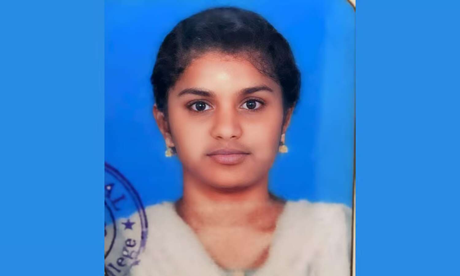 തമിഴ്നാട്ടില് വീണ്ടും ദുരഭിമാനക്കൊല; ഇതരജാതിയില്പ്പെട്ട യുവാവുമായി പ്രണയം; വിദ്യാര്ഥിനിയെ കൊലപ്പെടുത്തി സഹോദരന് തമിഴ്നാട്ടില് വീണ്ടും ദുരഭിമാനക്കൊല; ഇതരജാതിയില്പ്പെട്ട യുവാവുമായി പ്രണയം; വിദ്യാര്ഥിനിയെ കൊലപ്പെടുത്തി സഹോദരന്