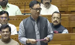 മതേതരത്വത്തെ വെല്ലുവിളിക്കുന്നത്, മതസ്വാതന്ത്ര്യത്തിന് നേരെയുള്ള ആക്രമണം; വഖഫ് ഭേദഗതി ബില്ലിനെതിരേ പ്രതിഷേധം കടുപ്പിച്ച് പ്രതിപക്ഷം