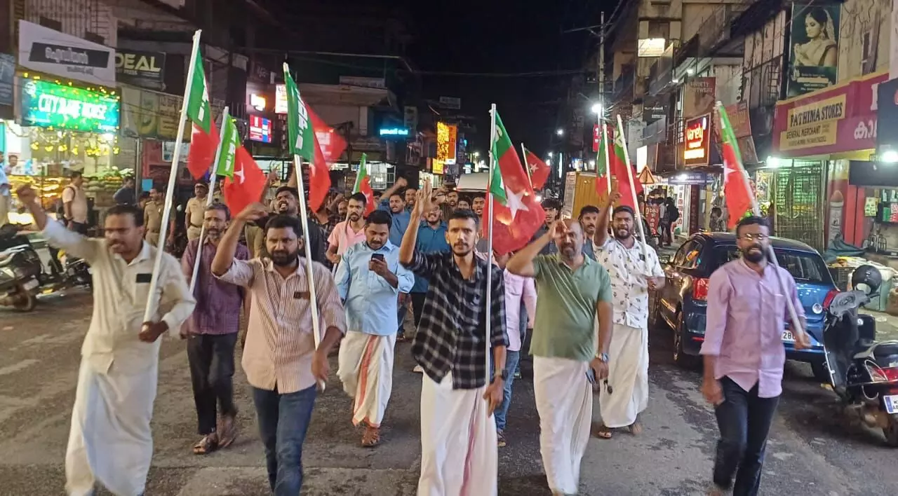 ഭരണഘടന വിരുദ്ധ വഖഫ് ഭേദഗതി ബില്ല് അംഗീകരിക്കില്ല: എസ്ഡിപിഐ പ്രതിഷേധ മാർച്ച് ഭരണഘടന വിരുദ്ധ വഖഫ് ഭേദഗതി ബില്ല് അംഗീകരിക്കില്ല: എസ്ഡിപിഐ പ്രതിഷേധ മാർച്ച്