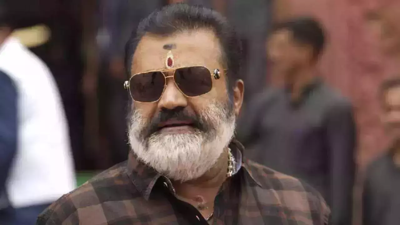 25 വര്‍ഷങ്ങള്‍ക്ക് മുമ്പ് അടക്കം ചെയ്ത ശവങ്ങളെക്കൊണ്ട് വോട്ട് ചെയ്യിപ്പിച്ചിട്ടുണ്ട്; അധിക്ഷേപ പരാമര്‍ശവുമായി സുരേഷ് ഗോപി