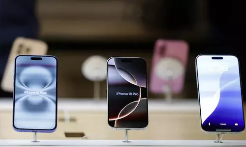 ട്രംപിന്റെ താരിഫ് പരിഷ്‌കാരം; ഐ ഫോണ്‍ 16 പ്രോ മാക്‌സിന്റെ വില 1,95,940 രൂപയാവാമെന്ന്