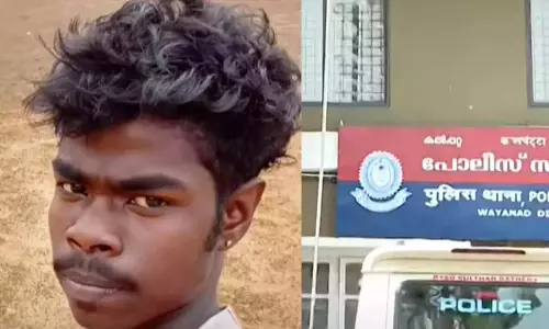 ആദിവാസി യുവാവ് ആത്മഹത്യ ചെയ്ത സംഭവം; രണ്ടു പോലിസ് ഉദ്യോഗസ്ഥരെ സസ്‌പെന്‍ഡ് ചെയ്തു