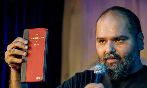 കുനാല്‍ കമ്രയുടെ വീഡിയോകള്‍ നീക്കം ചെയ്ത് ബുക്ക് മൈ ഷോ