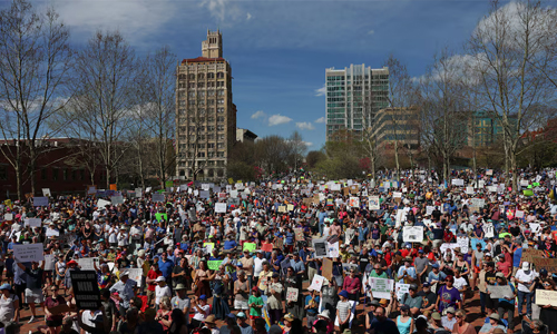 അവകാശങ്ങളില്‍ നിന്ന് കൈയ്യെടുക്കൂ ട്രംപിനെതിരേ യുഎസ് നഗരങ്ങളില്‍ പ്രതിഷേധം; ഇലോണ്‍ മസ്‌കിനെ നാടുകടത്തണമെന്നും ആവശ്യം (ചിത്രങ്ങള്‍)