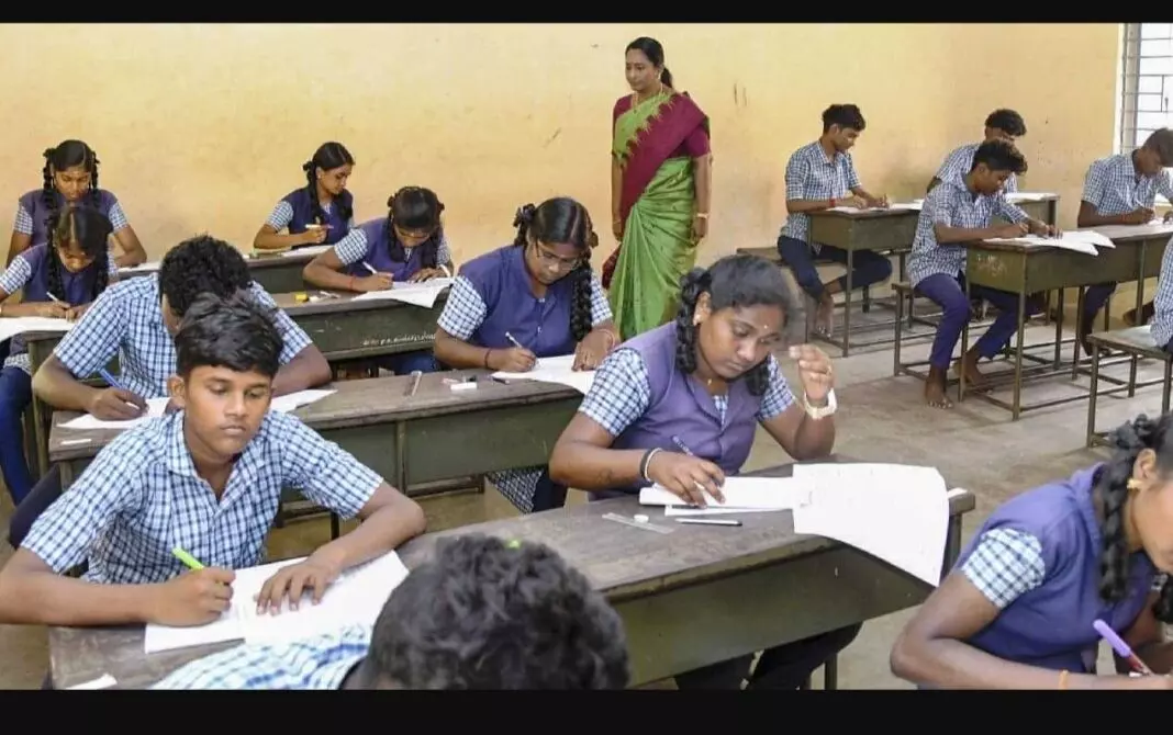 എട്ടാം ക്ലാസ് പുനഃപരീക്ഷ; കൂടുതൽ ഹിന്ദിക്ക് എട്ടാം ക്ലാസ് പുനഃപരീക്ഷ; കൂടുതൽ ഹിന്ദിക്ക്